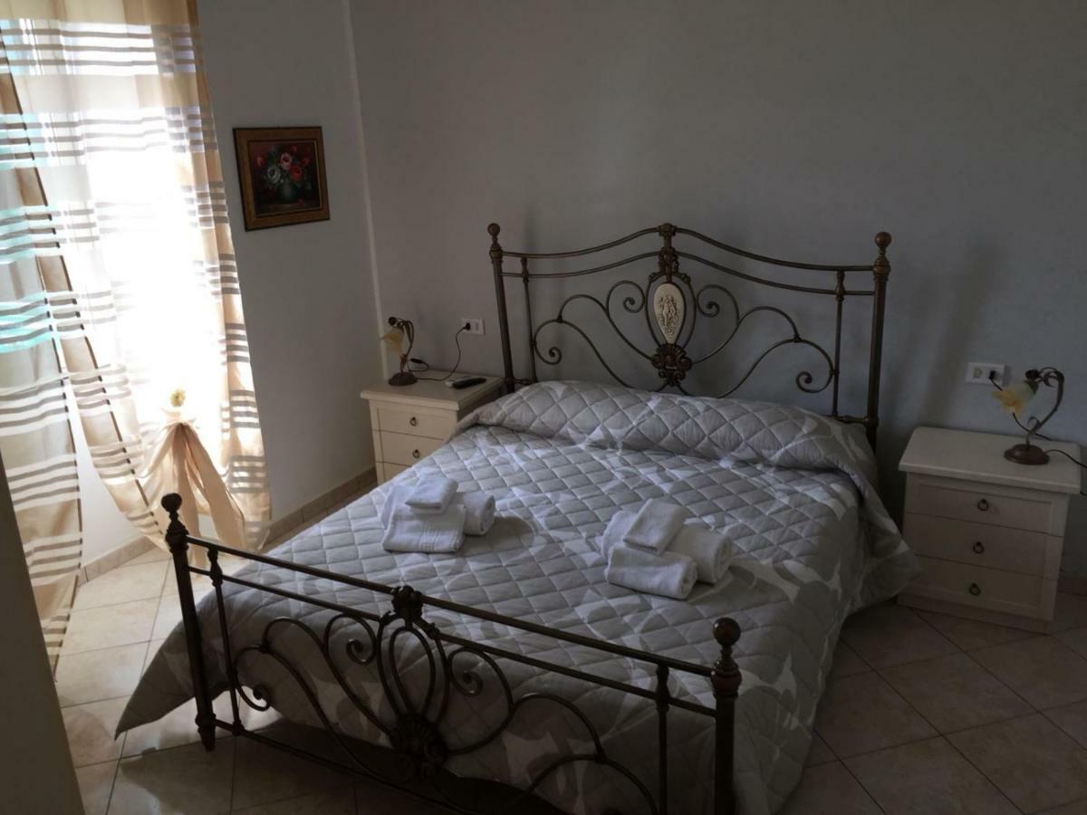 Apartment La Maison Мессина Экстерьер фото
